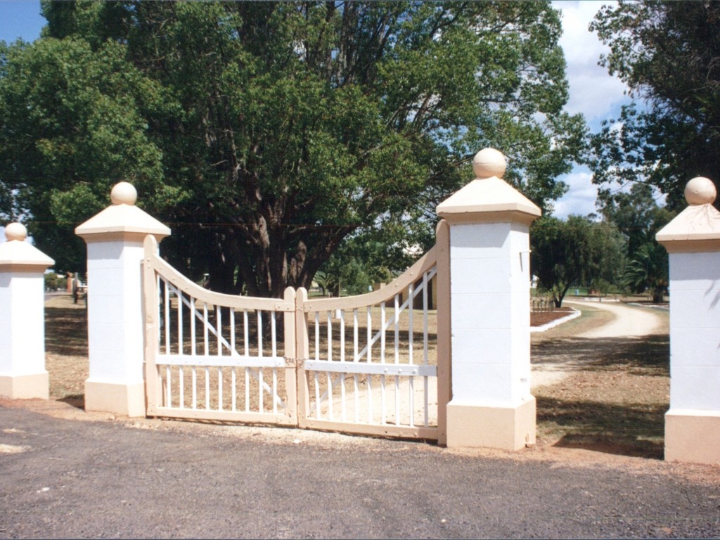 Photo of Kingaroy Memorial Gates