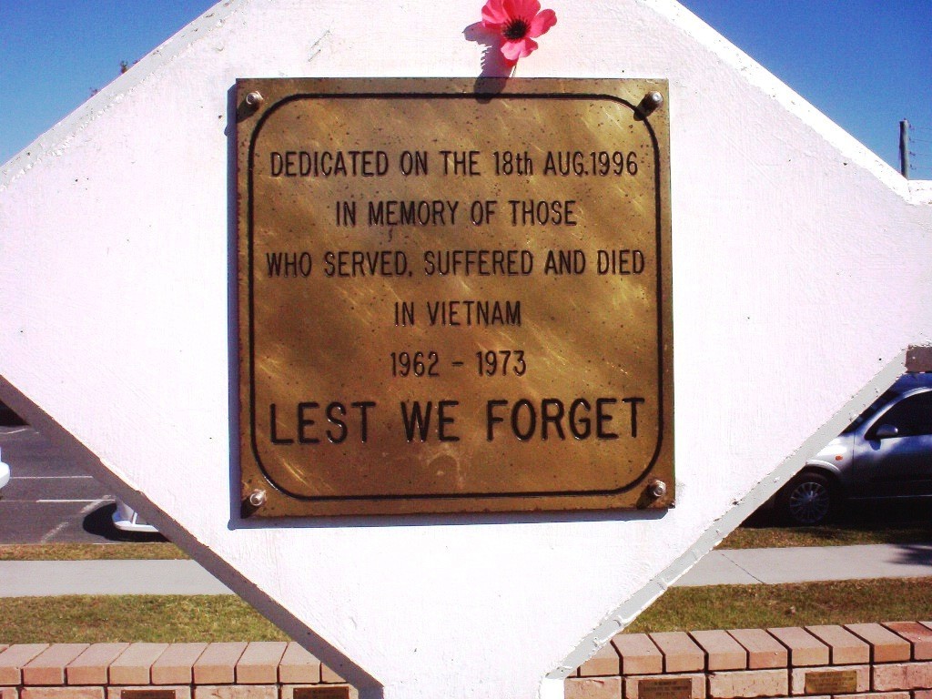 Mackay Vietnam War Memorial - Dedication plaque