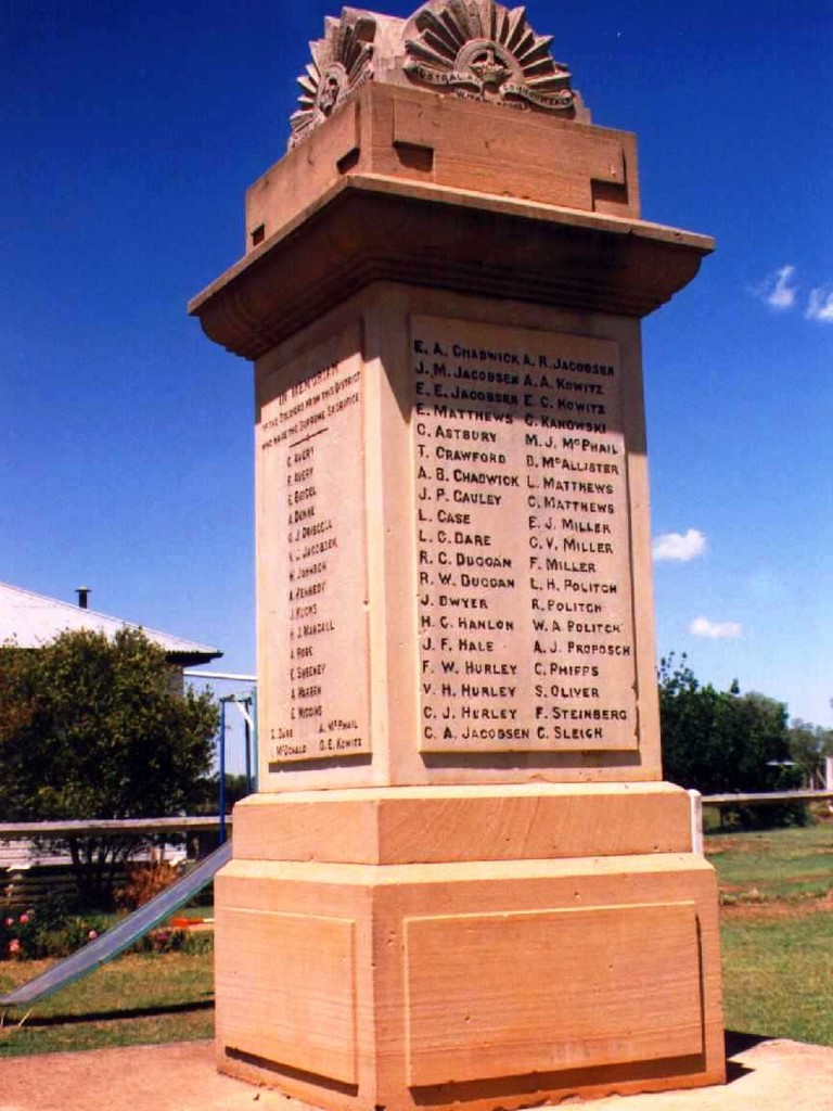 Maclagan and Quinalow District War Memorial
