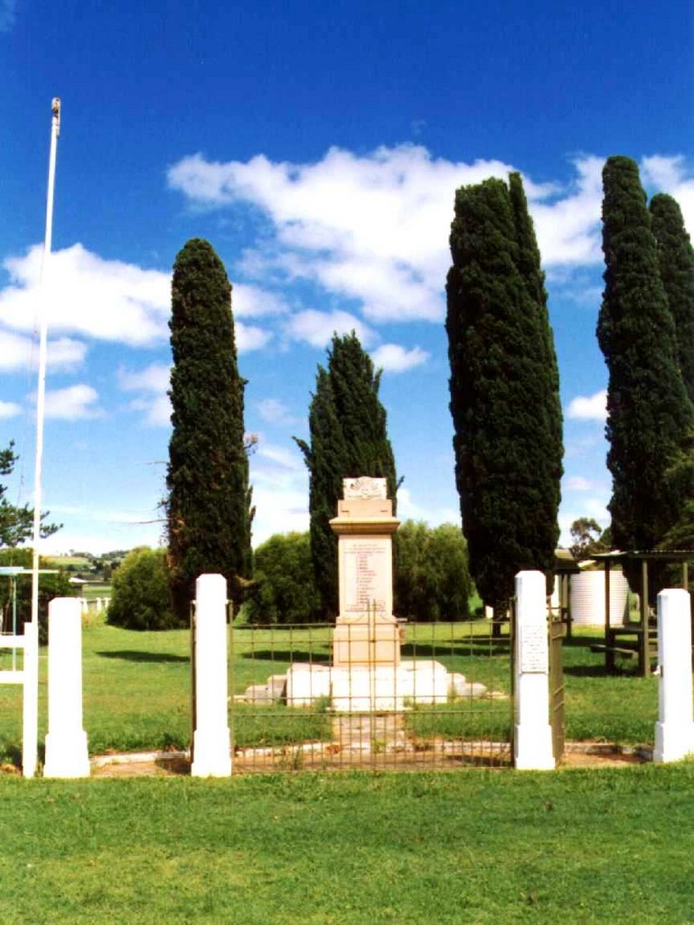 Maclagan and Quinalow District War Memorial