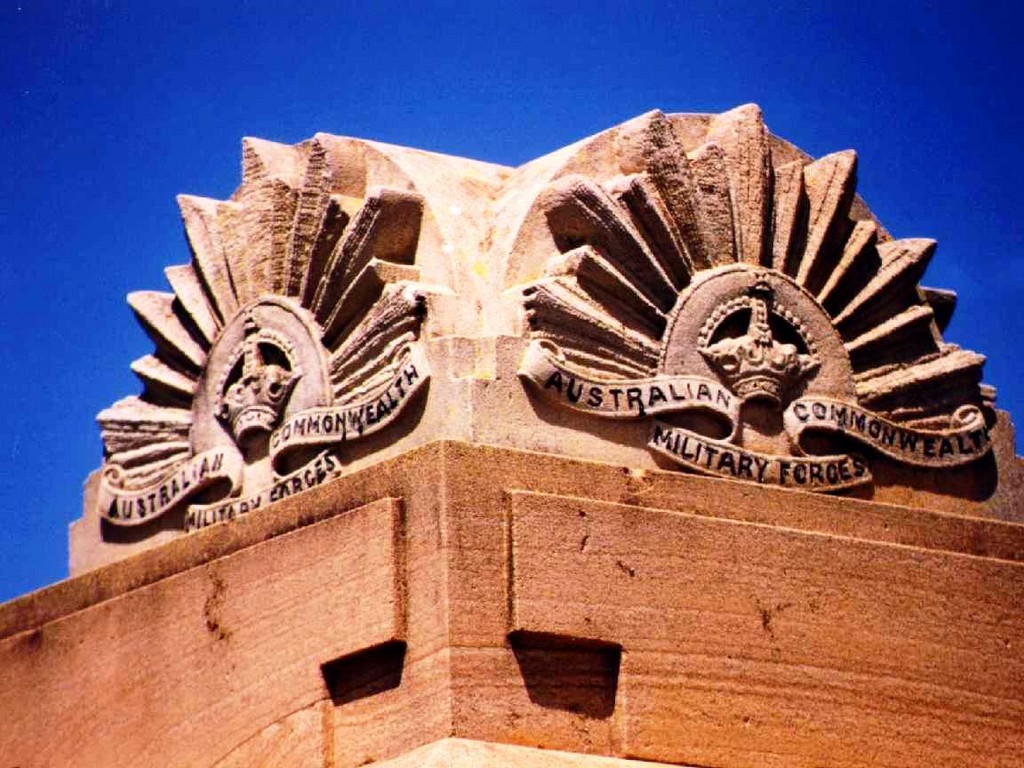 Maclagan and Quinalow District War Memorial - Detail