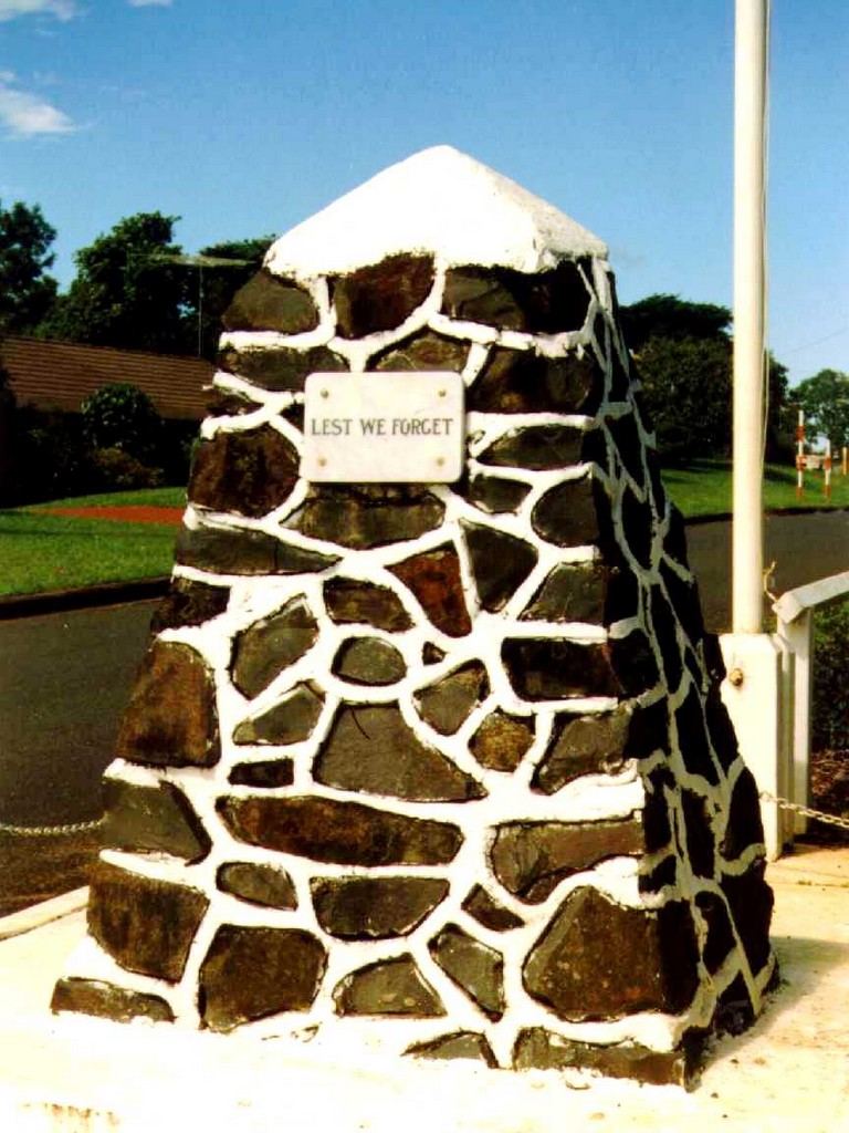 Mapleton Memorial Cairn