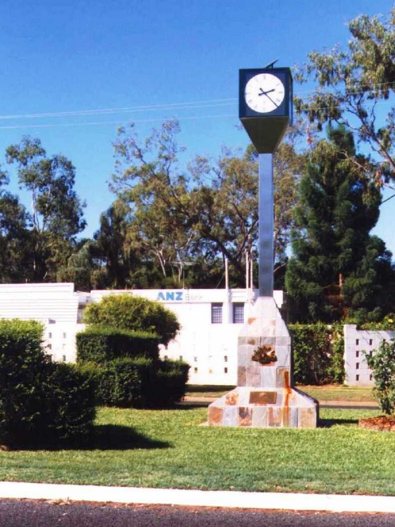 Moranbah Commemorative Clock