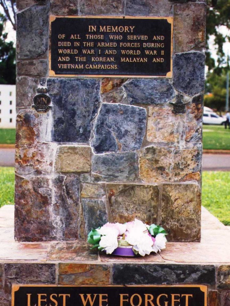 Moranbah War Memorial - plaque detail