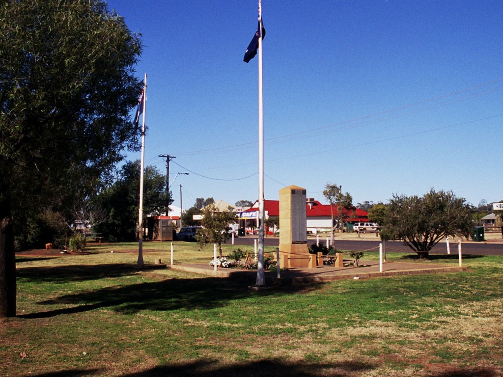 Morven War Memorial - Overview