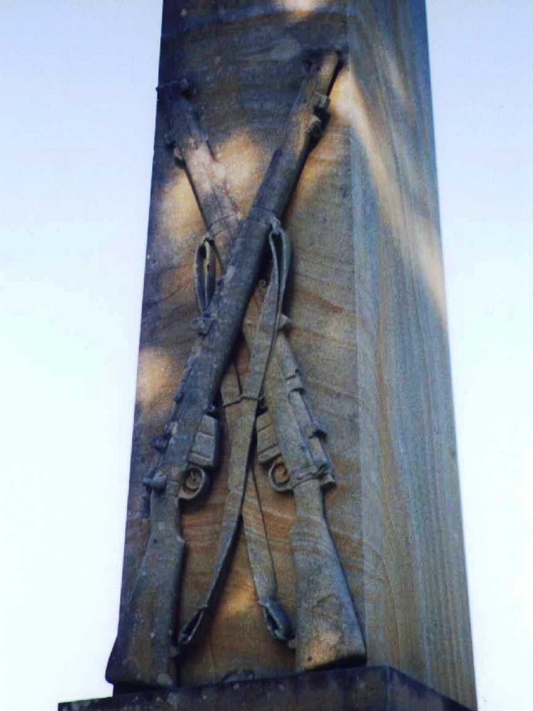 Mount Perry War Memorial - rifle detail