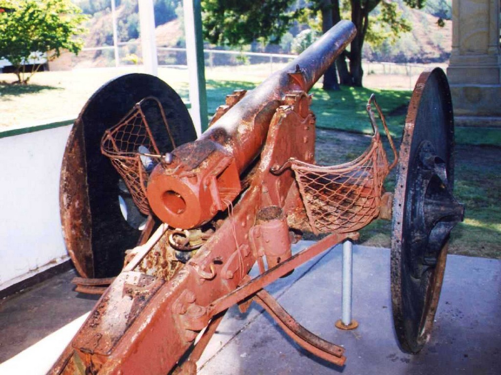 Mount Perry War Memorial - Turkish Field Gun