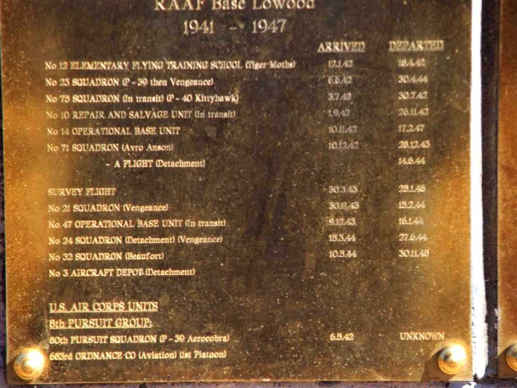 Loowood Aerodrome Memorial - Plaque (Close up2)
