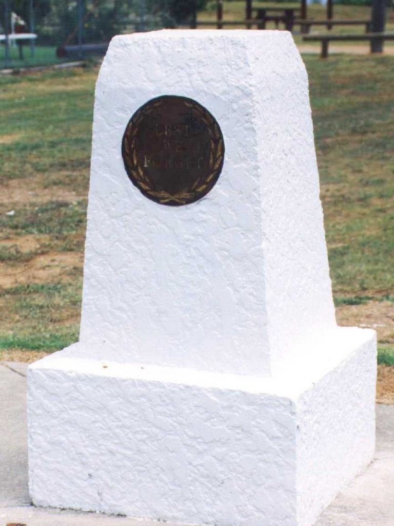 Norman Park War Memorial 1995 - original site