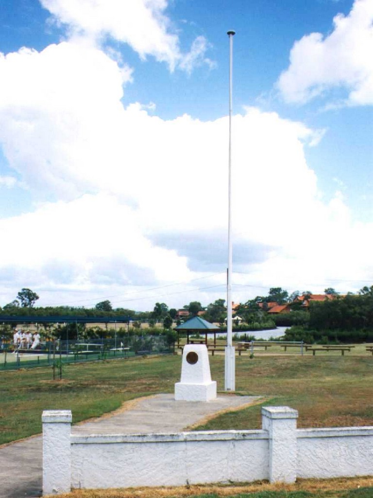 Noman Park War Memorial 1995 - original site