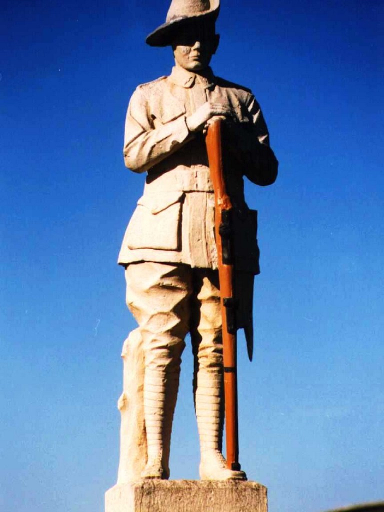 Oxley war Memorial (Digger)